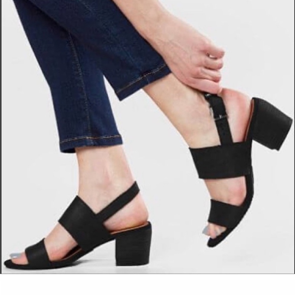 TOMS Poppy Black Leather Women's Sandals size 9.